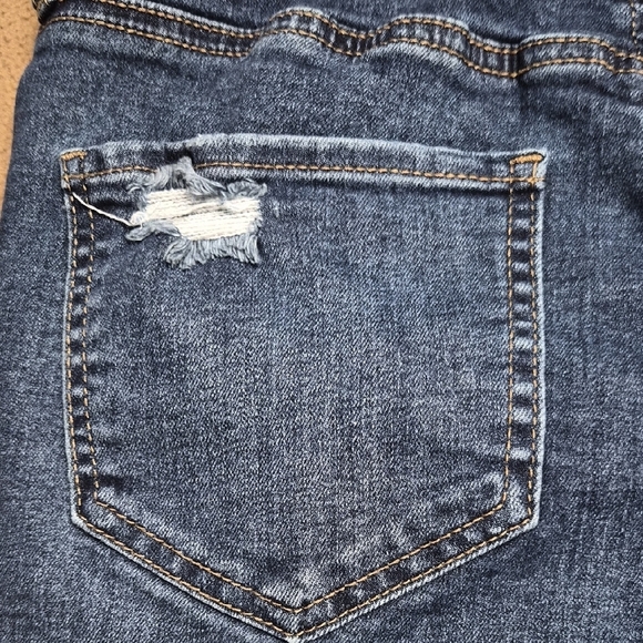 SO Women's Distressed Jean Shorts - Dark Blue Size 7/28W - Picture 9 of 13